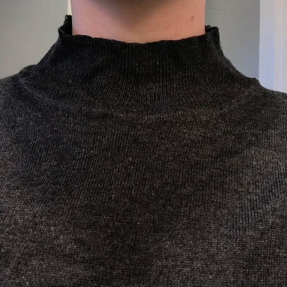 Gray partial turtle neck sweater - Picture 6 of 6